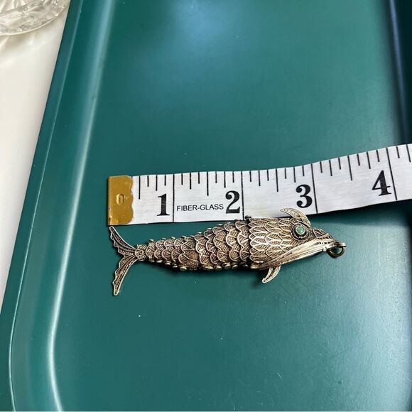 Rare Vintage Articulated Fish Hidden Pendant Box Chinese Gilt Turquoise Eyes - Picture 8 of 9
